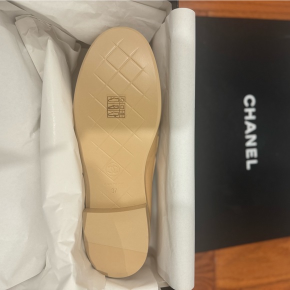 CC Turn-Lock Diamond-quilted loafers - Picture 2 of 4